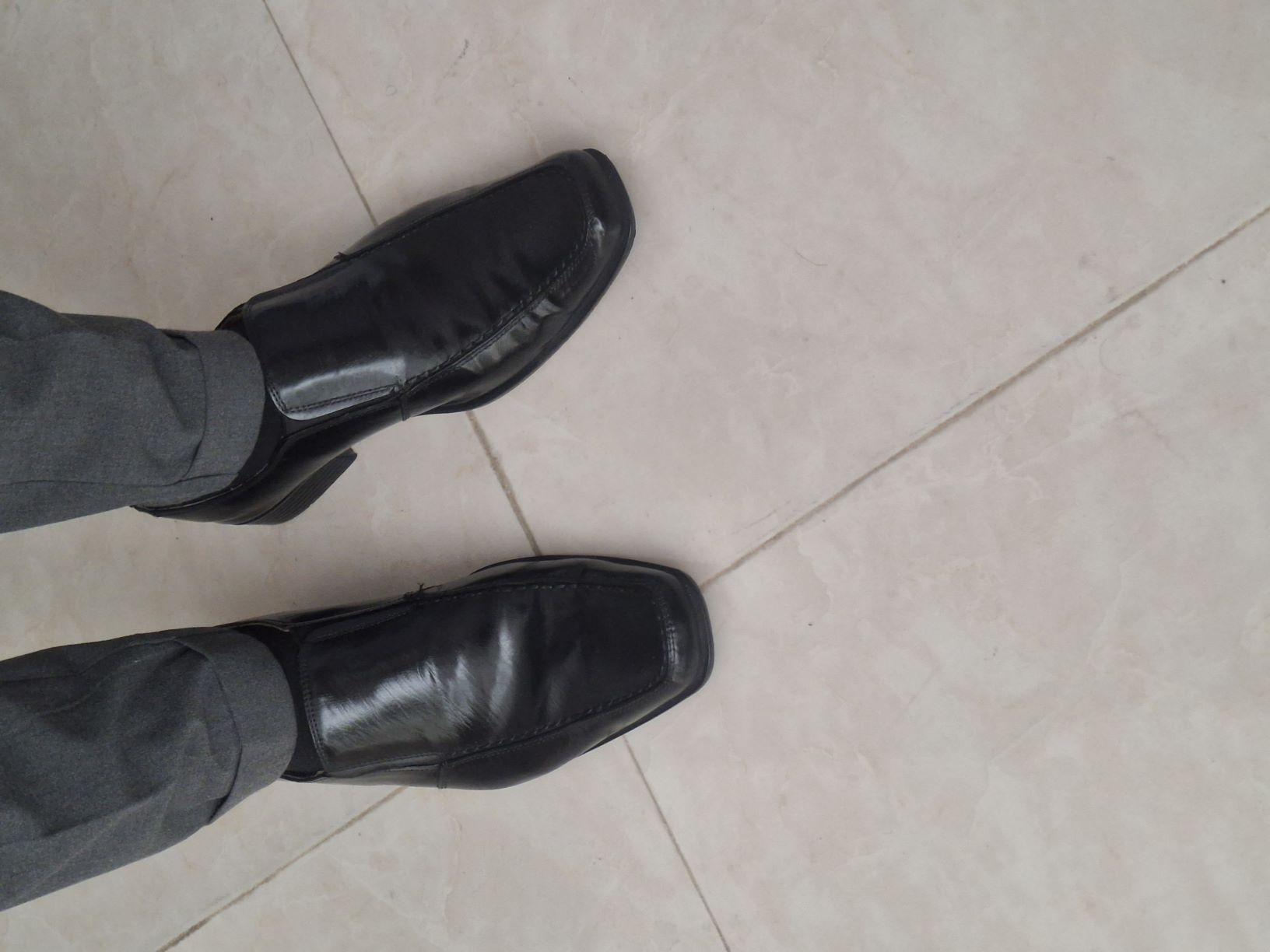 کفش چرم اصل گاوی
